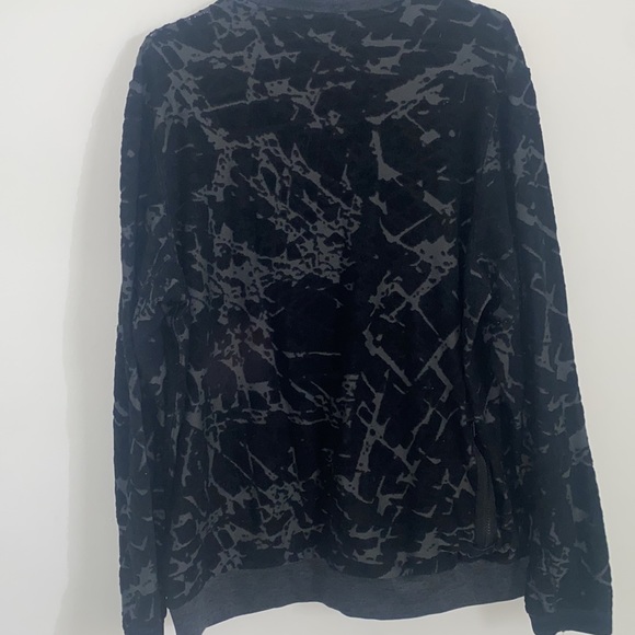 Nike Sportswear Dri-FIT ADV Tech Pack Men's Black Crew Sweatshirt DM5507-010 - Picture 4 of 4